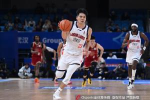 打得还可以！陈国豪8中4拿到11分9板1助1断