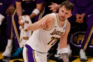 东契奇本赛季场均35+9+9！美媒：MVP榜约基奇SGA怎么能排他前面？