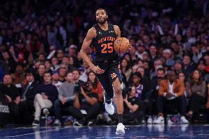 就是不丢！布里奇斯半场5中5高效拿下10分4板1断