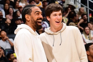 文森特：我们很依赖里夫斯&需要他做自己 进攻端他为我们做了很多