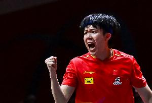 复仇！王楚钦逆转松岛辉空避免两连败，今年亚团赛曾2-3不敌对方