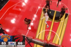 努力追！猛龙抢断反击&沃尔特扣篮打停尼克斯 布伦森起跳稍显喜感