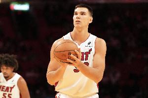 我没上车啊！热火确定每人5.3万奖金 但有一人没钱拿！