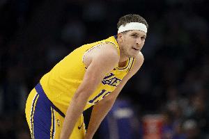 丹尼·格林：里夫斯看起来很疲惫 需要休息 可以去打一轮高尔夫