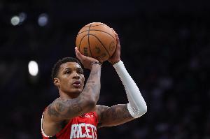 外线不准&关键第六犯！贾巴里·史密斯14中6&三分8中2 砍18+10+4