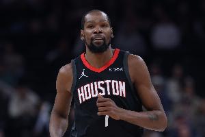 命中率追近50%！杜兰特三分再中 第三节4中4已砍11分