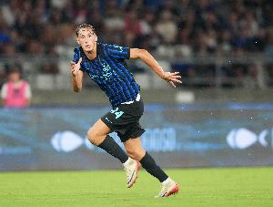 意媒：费内巴切有意引进中锋，对埃斯波西托、斯卡马卡感兴趣