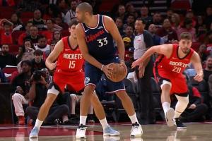 偷感很重申京猫腰静步背后偷袭巴图姆 抢断快攻反击双手暴扣