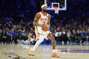 表弟也不好惹！亚历山大-沃克首节3记三分拿下11分1篮板