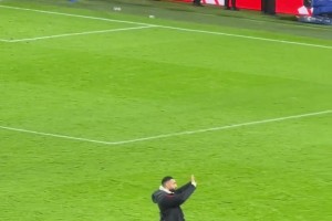 地道京味儿！实拍：法比奥一曲国安版《WakaWaka》燃爆全场