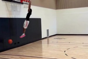 回家带娃！保罗与儿子训练⛹CP4穿马刺训练服&跟老爸空接