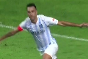 世界杯的焦点之战！名场面：姆巴佩和哈兰德惺惺相惜的时刻！