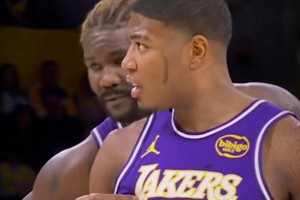 詹姆斯：不能在12月就谈论在季后赛做到什么！这对篮球之神不敬