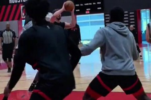 我们需要他！拓记：杨瀚森球商在线，舟车劳顿是比赛慢热原因之一