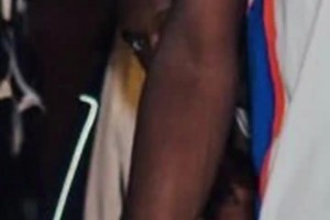 总是在合影中被“孤立”的球队老大！布伦森真是太逗了！